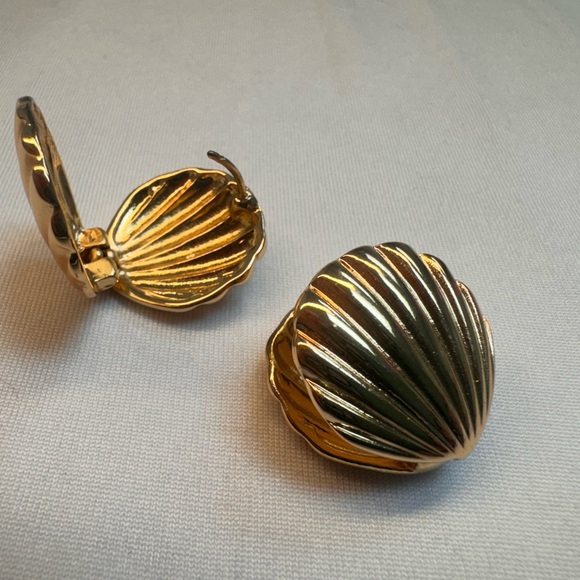 Seashell earrings - Picture 2 of 3